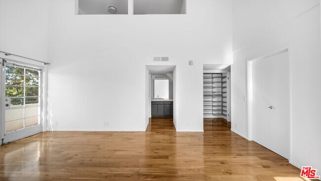 Foto del edificio - 1025 S Westgate Ave