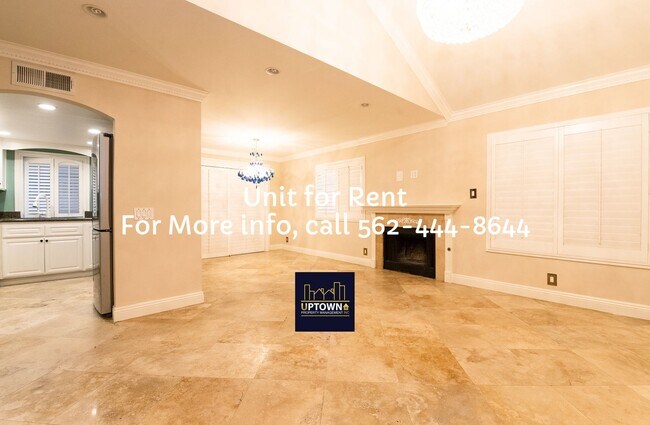 Building Photo - Townhome - 3 Bedrooms-2.5 Baths - South Gate