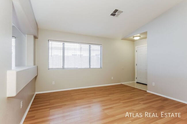 Building Photo - 3106 W Lone Cactus Dr