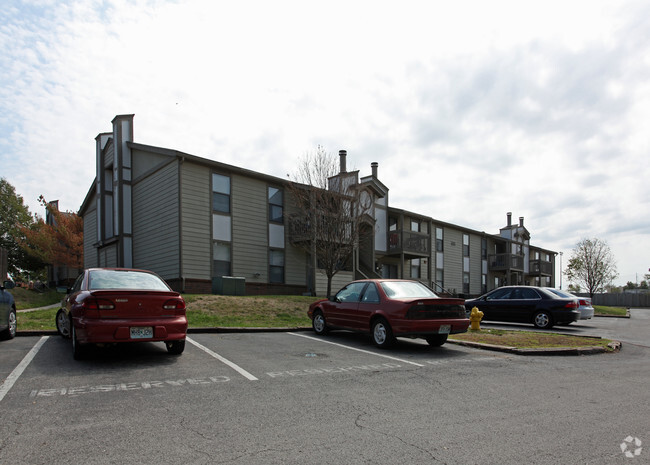 Foto del edificio - The Lodge Apartments