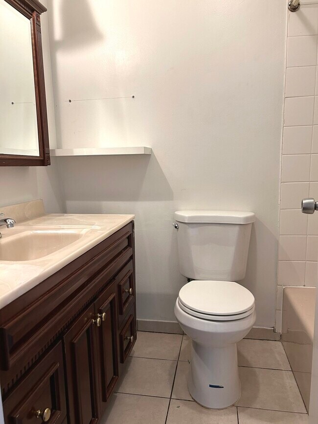 9942 W Cermak Rd Unit B, Westchester, IL 60154 Condo for Rent in