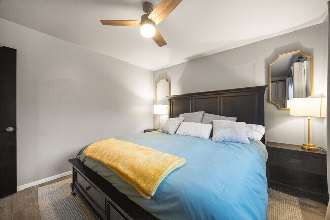 Building Photo - 420 N 6th Ave