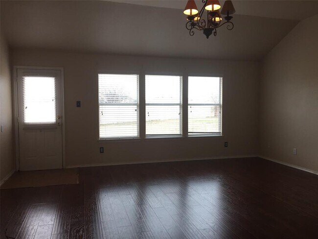 Building Photo - 2800 Briargrove Ln