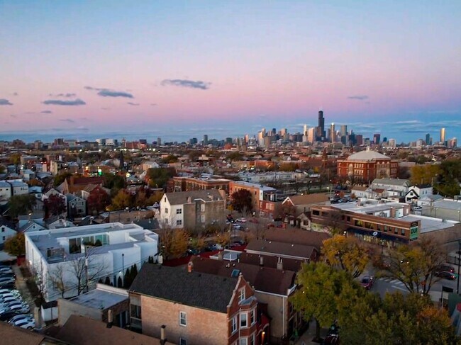 Foto del edificio - 2025 W Coulter St