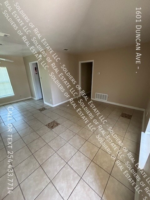 Foto del edificio - 1601 Duncan Ave