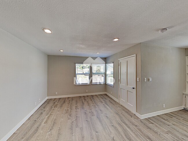 Building Photo - 2990 Chevy Way