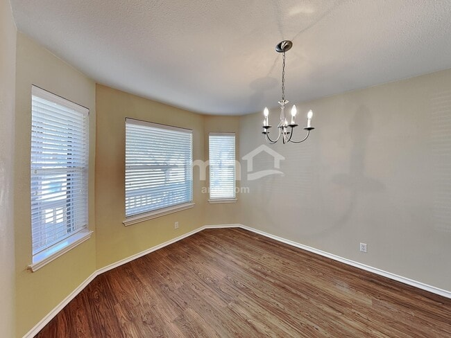 Building Photo - 224 Tolcarne Dr