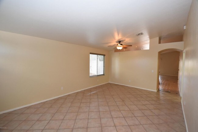 Building Photo - 13456 N Wide View Dr