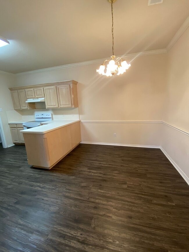 Building Photo - 1505 Karen Ct
