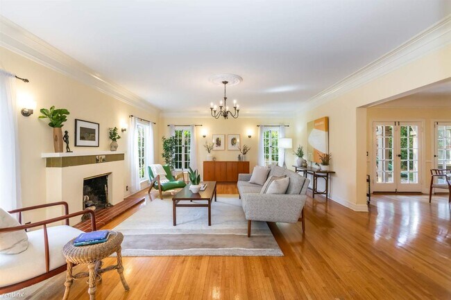 Foto del edificio - 5 br, 4.5 bath House - 1709 Buckingham Road