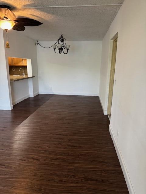 Foto del edificio - 712 Sunny Pine Way