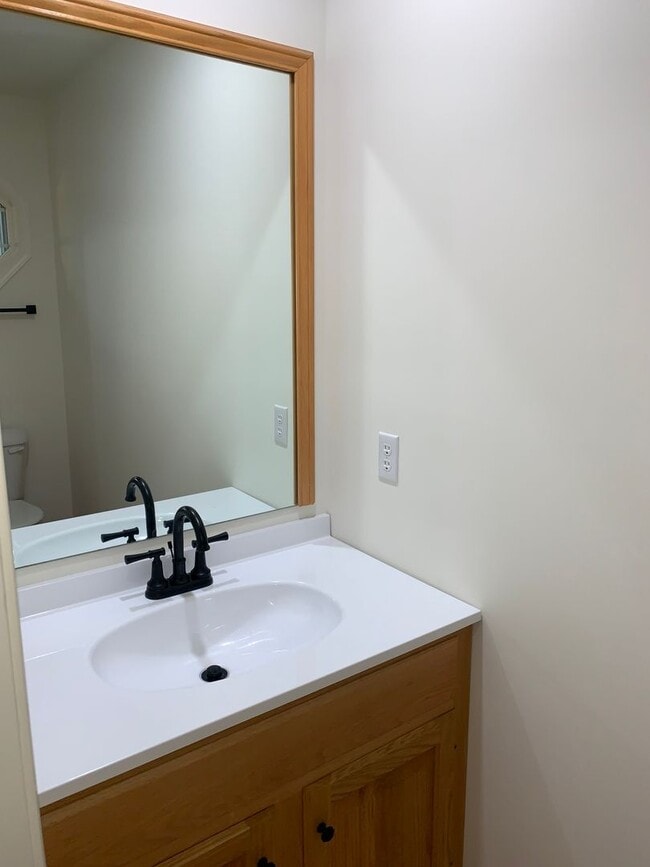 Building Photo - Don't Miss Out On This New Cumberland Town-Home For Rent, 3 Stories/3 Bedrooms/2.5 Bathroom In We...