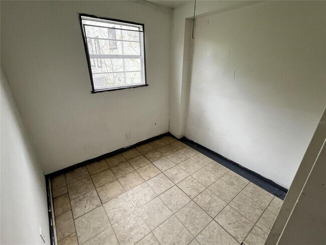 Foto del edificio - 124 Daytona Ave