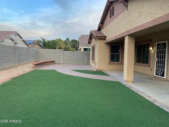 Foto del edificio - 16770 W Magnolia St