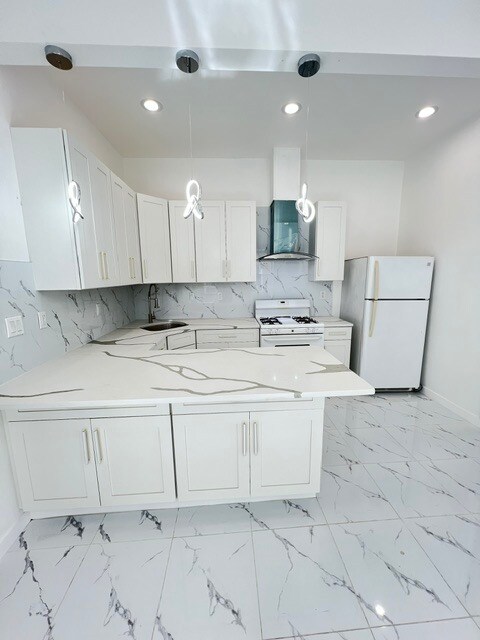 Building Photo - 2722 E 26th St