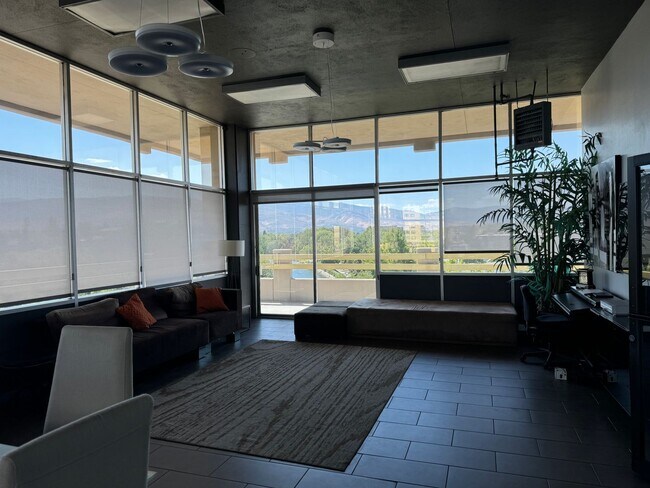 Foto del edificio - Arlington Towers Studio for Rent!