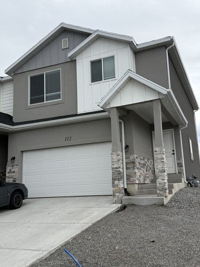 Building Photo - 112 E 730 N