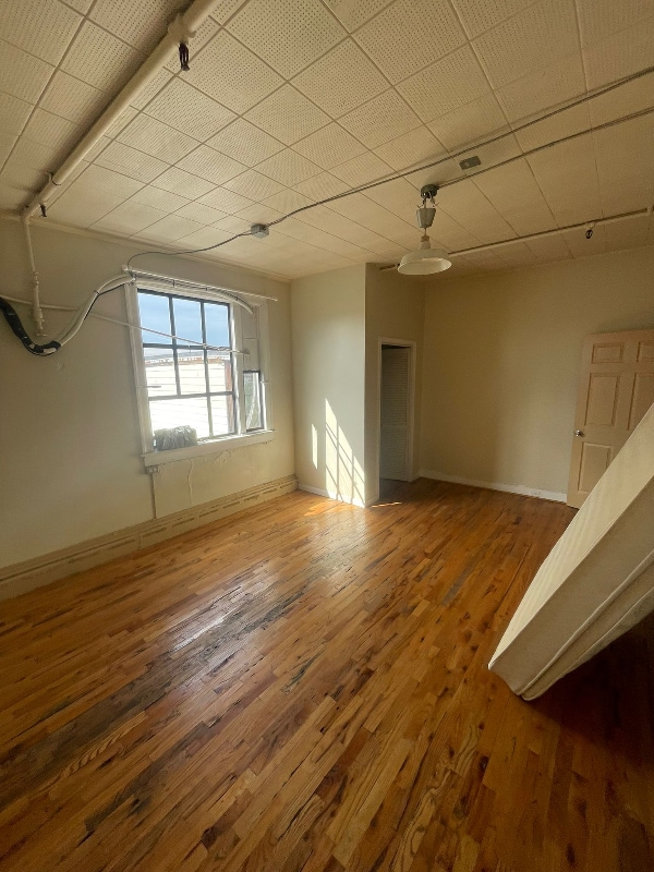 Building Photo - 1415 Kemper St