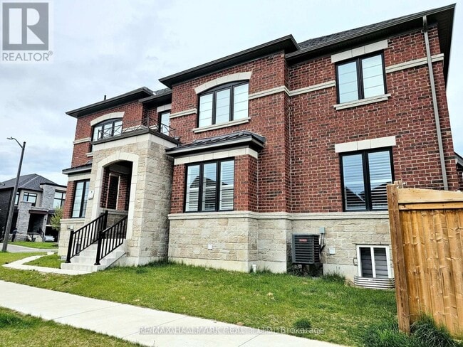 Building Photo - 14 Arksey St