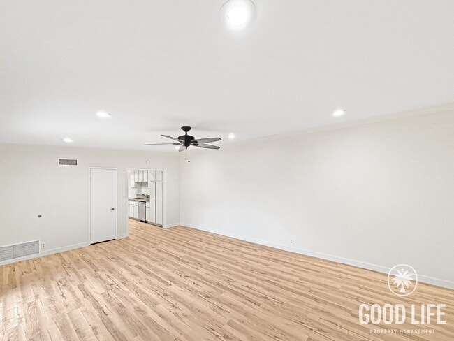 Building Photo - Beautiful 3BD/2BA 1,254 SQ Home in Spring Valley W/ Central A/C, Garage, & 2 Private Patios!