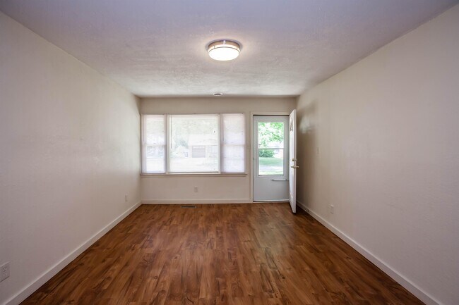 Foto del edificio - 2031 College View Rd