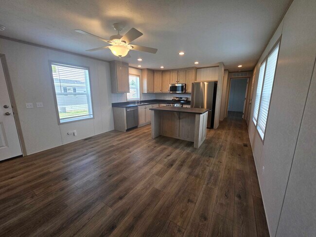 Building Photo - 4397 Hemlock Loop