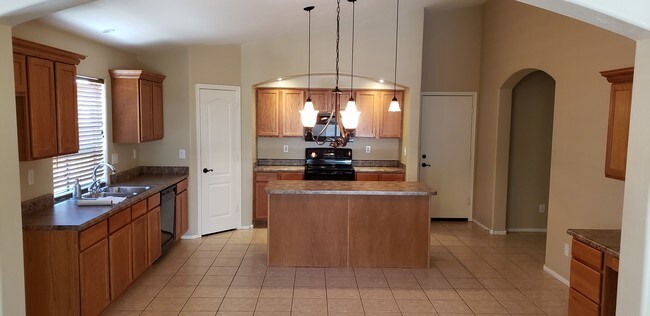 Foto del edificio - 13599 N 175th Dr