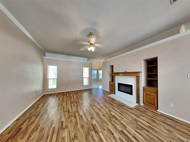 Building Photo - 923 Rolling Meadows Dr