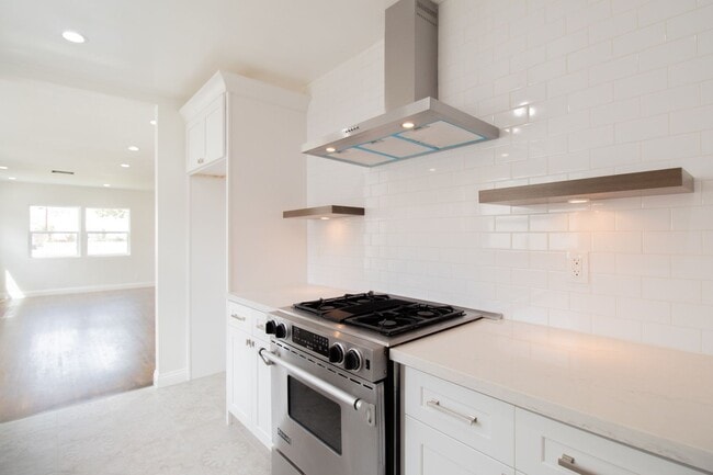 Building Photo - 17016 Van Ness Ave