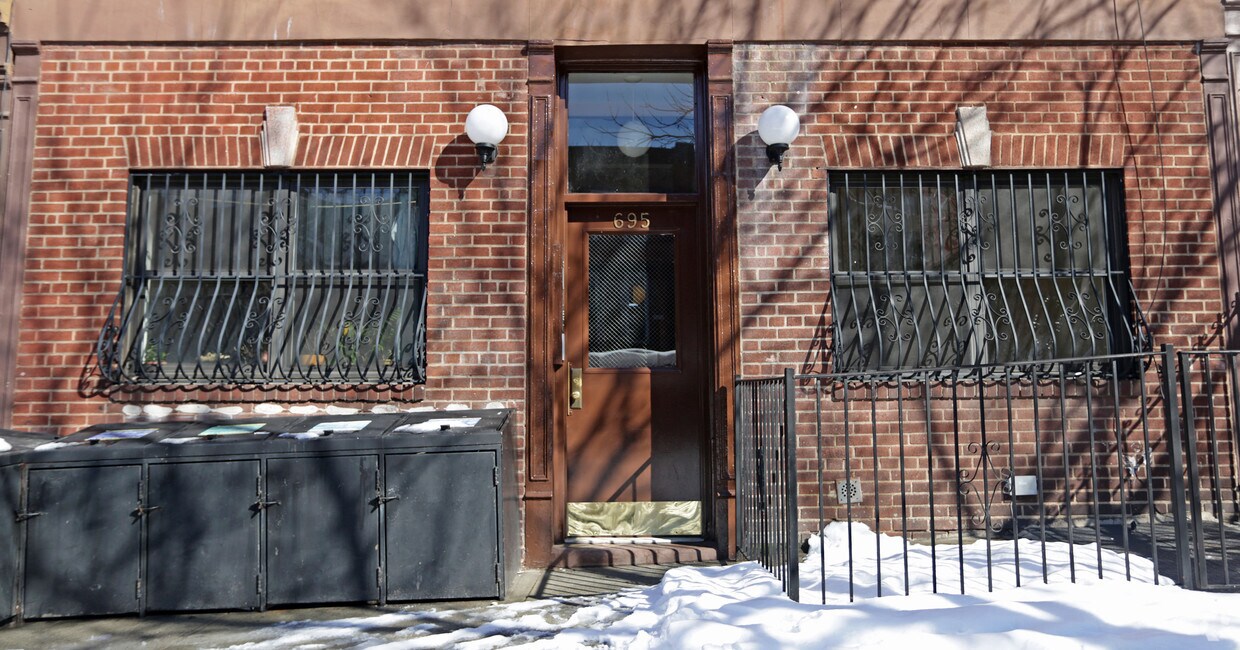 Building Photo - 695 Union St