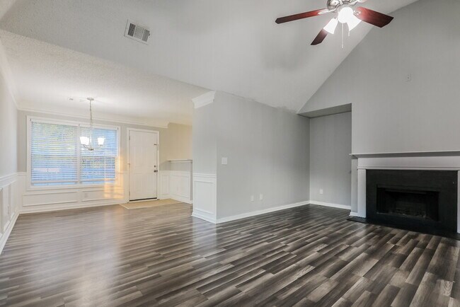 Foto del edificio - 11758 Registry Blvd