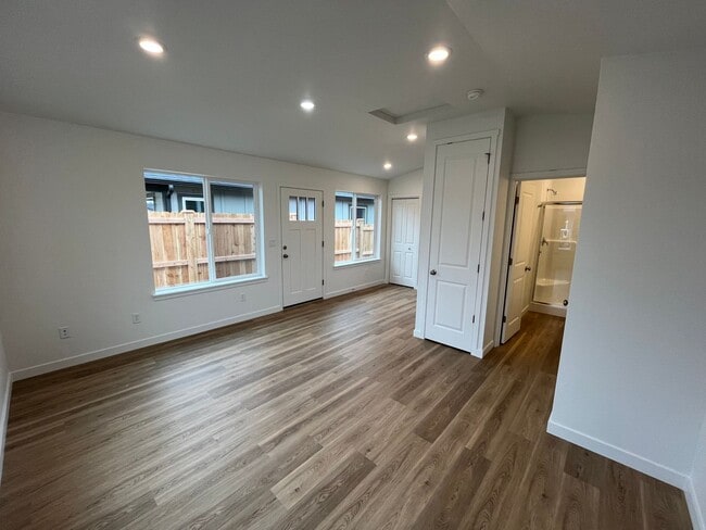 Foto del edificio - Brand New ADU in Madras