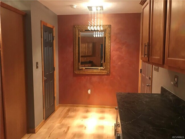 Foto del edificio - 6500 Adkins Rd