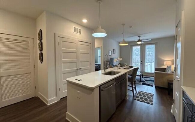 Foto del edificio - 10105 Westside Pkwy