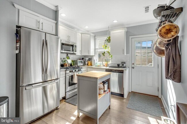 Foto del edificio - 2531 Collins St