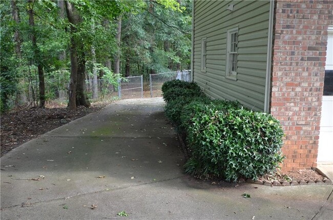 Building Photo - 4064 Stephanie Ct