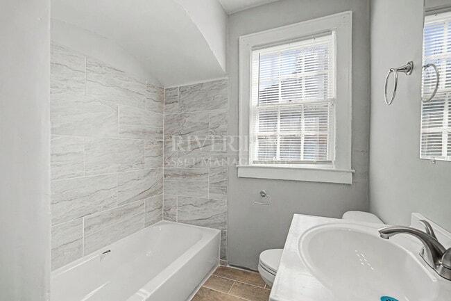 Photo - 1052 National St House