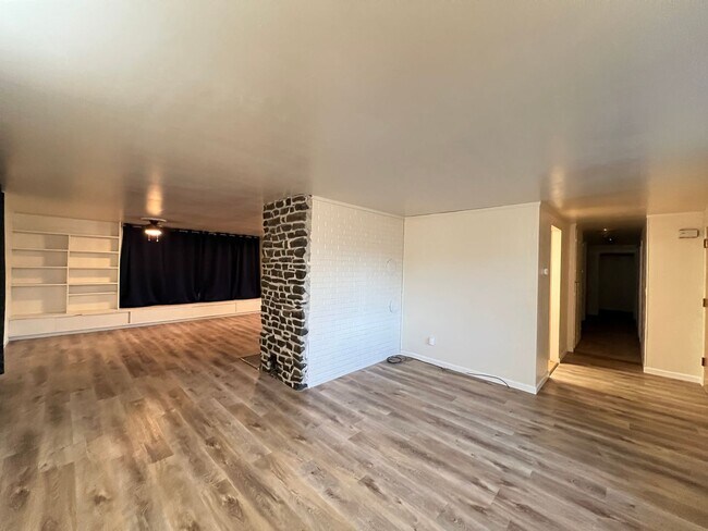 Building Photo - Half Off First Months Rent!