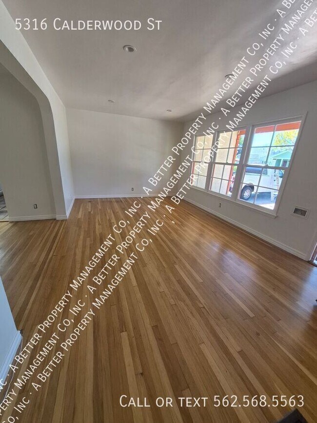 Foto del edificio - 5316 E Calderwood St