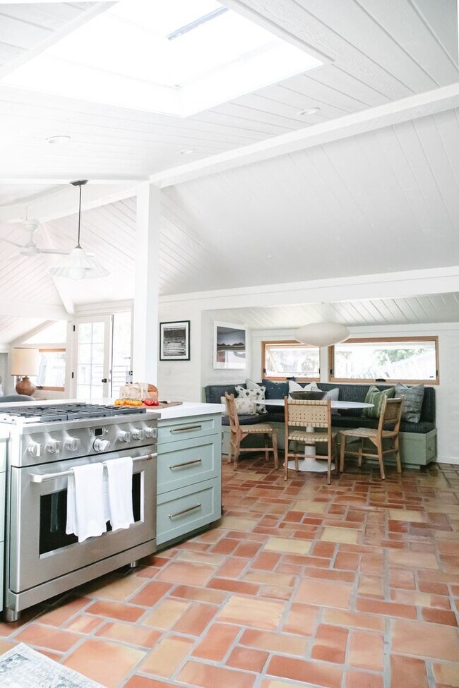 Foto del edificio - Beautiful Carmel Valley Home 3bed/2bath Re...
