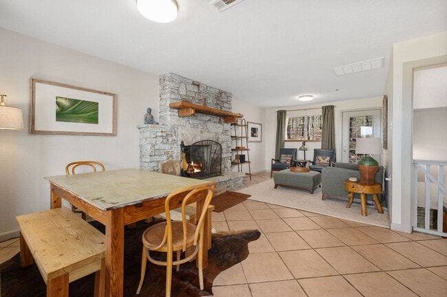 Foto del edificio - 17097 Lake Sequoyah Dr