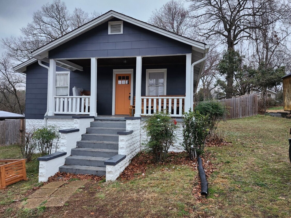 Foto principal - 2 Bedroom 1 Bath Home in Rossville GA