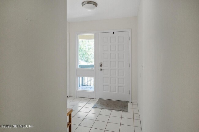 Foto del edificio - 8012 Hollyridge Rd