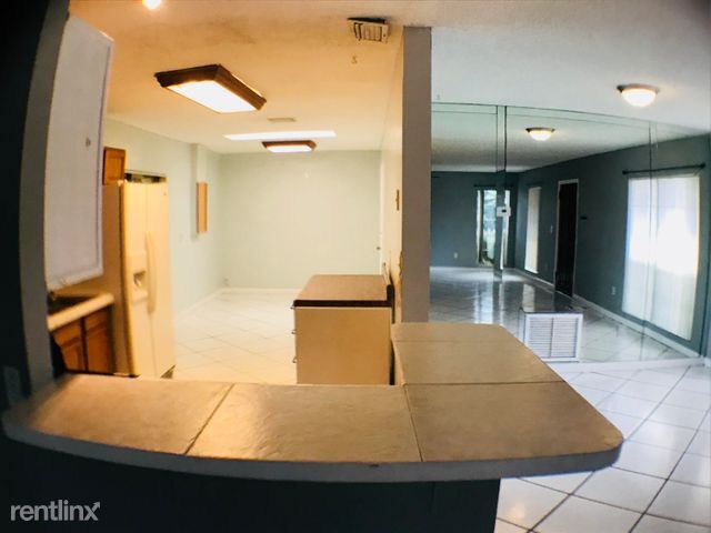 Building Photo - 3 br, 2 bath House - 22201 SW 65th Way, Bo...