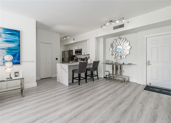 Foto del edificio - 651 Okeechobee Blvd