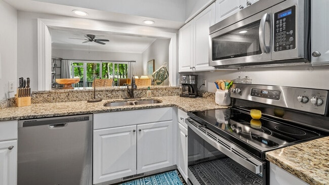 Foto del edificio - 235 Golden Bear Dr