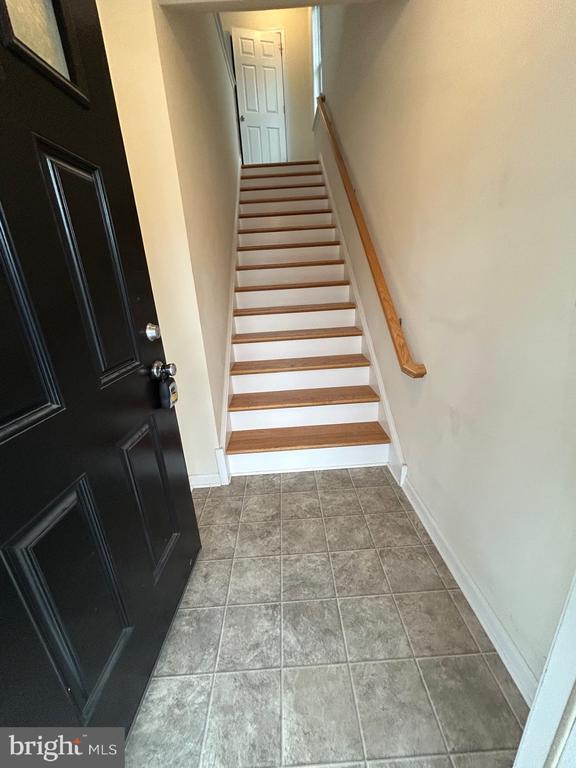 Foto del edificio - 414 W 7th St