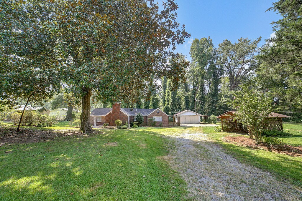 216 Meadowood Ave, Hueytown, AL 35023 House Rental in Hueytown, AL