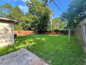 Building Photo - 1417 W Talmage St