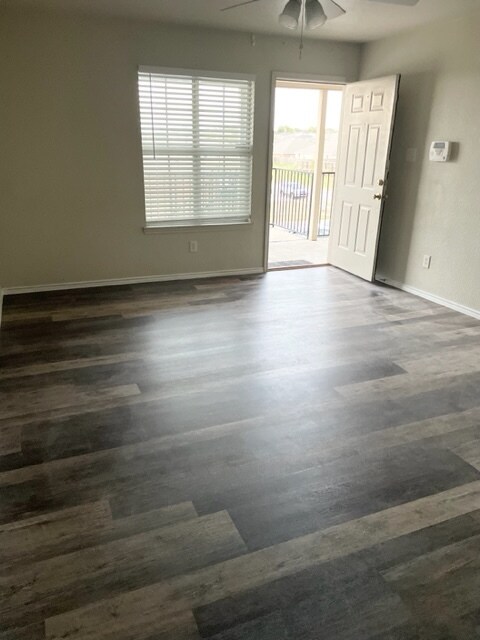 Building Photo - 2702 Garland Dr
